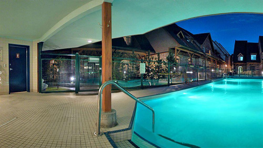 Mystic Springs Chalets & Hot Pools Канмор Екстериор снимка